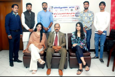 Reunión de los miembros de ISSUP y el equipo de Lahore del Foro de la Juventud de Pakistán en la Oficina de la ONG ESPERENCE por ISSUP Pakistán y el Foro de la Juventud de Pakistán en Lahore.